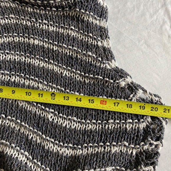 Free people women’s knit sweater vest - Picture 6 of 7